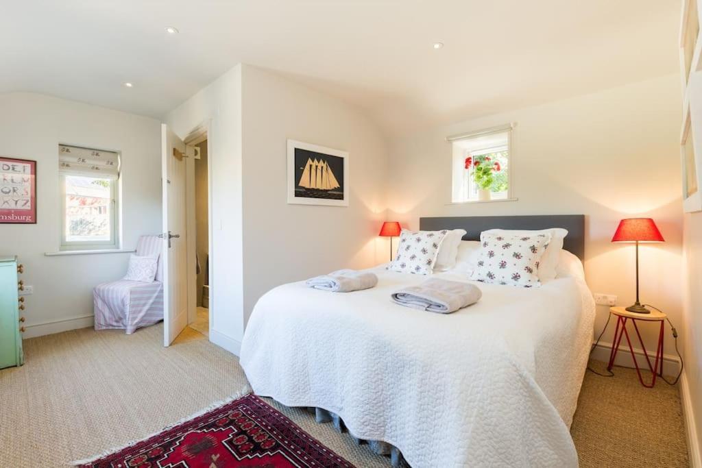 Charming Cottage Surrounded By Idyllic Garden In Peaceful Location In Central Charlbury Buitenkant foto