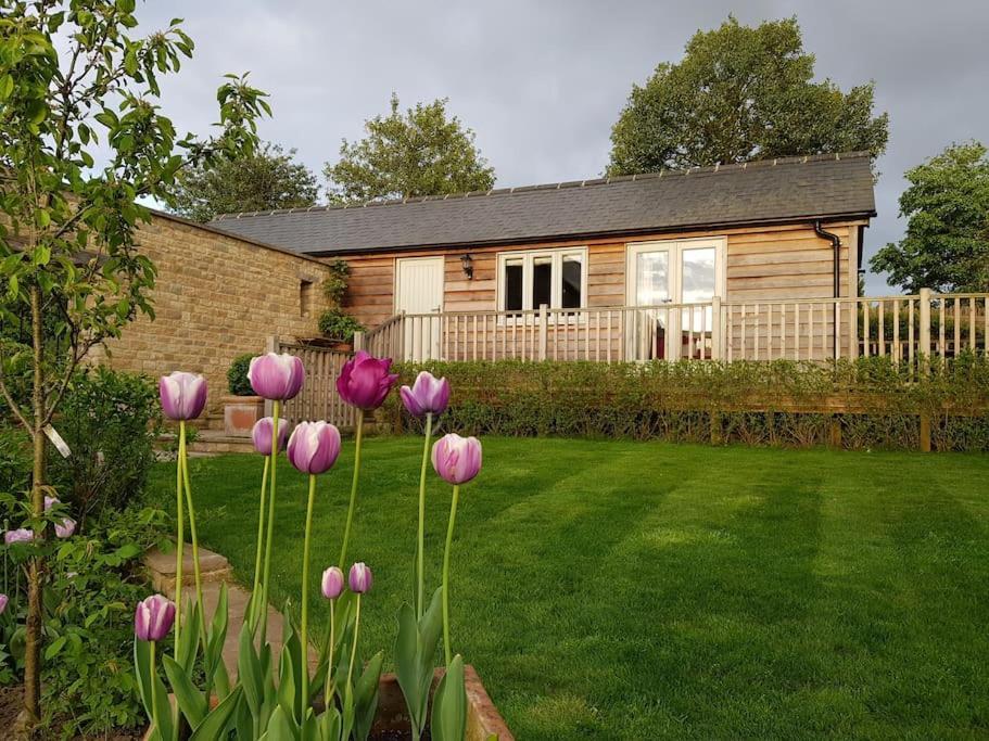 Charming Cottage Surrounded By Idyllic Garden In Peaceful Location In Central Charlbury Buitenkant foto