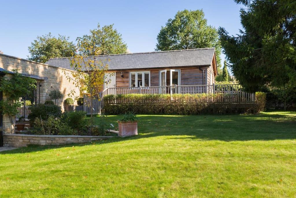 Charming Cottage Surrounded By Idyllic Garden In Peaceful Location In Central Charlbury Buitenkant foto